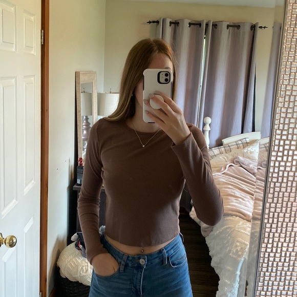 Cropped Open Back Long Sleeve Top - Picture 1 of 4